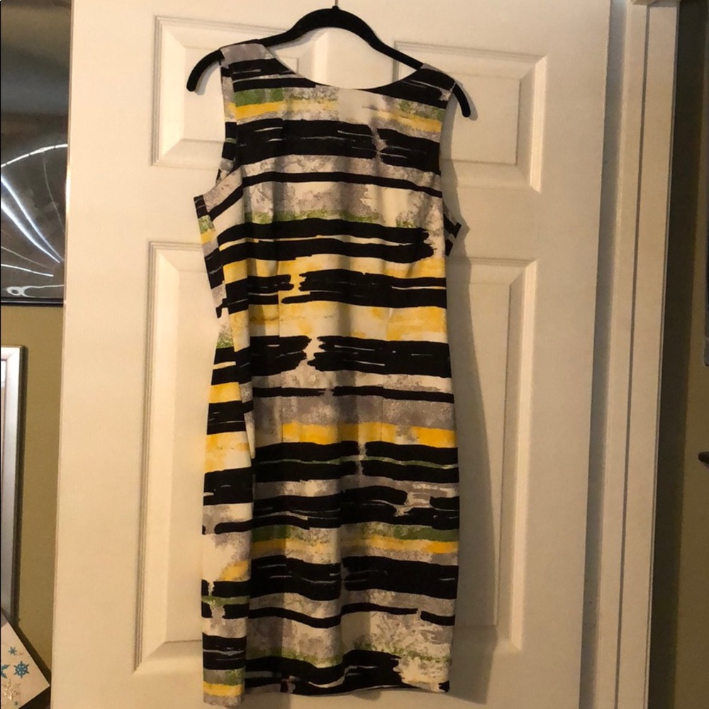 I. N. Studio sleeveless, knee-length dress